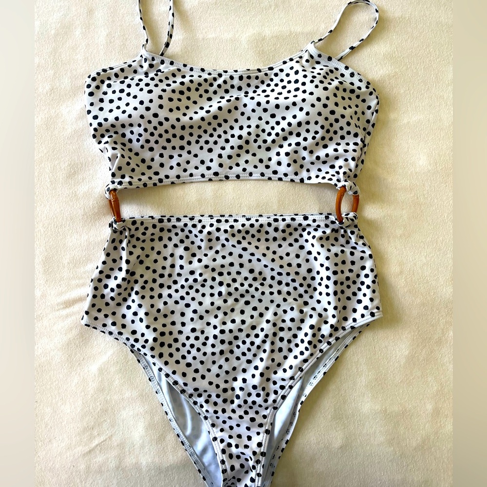 One piece/twopiece Pink Lily swim suit size M.